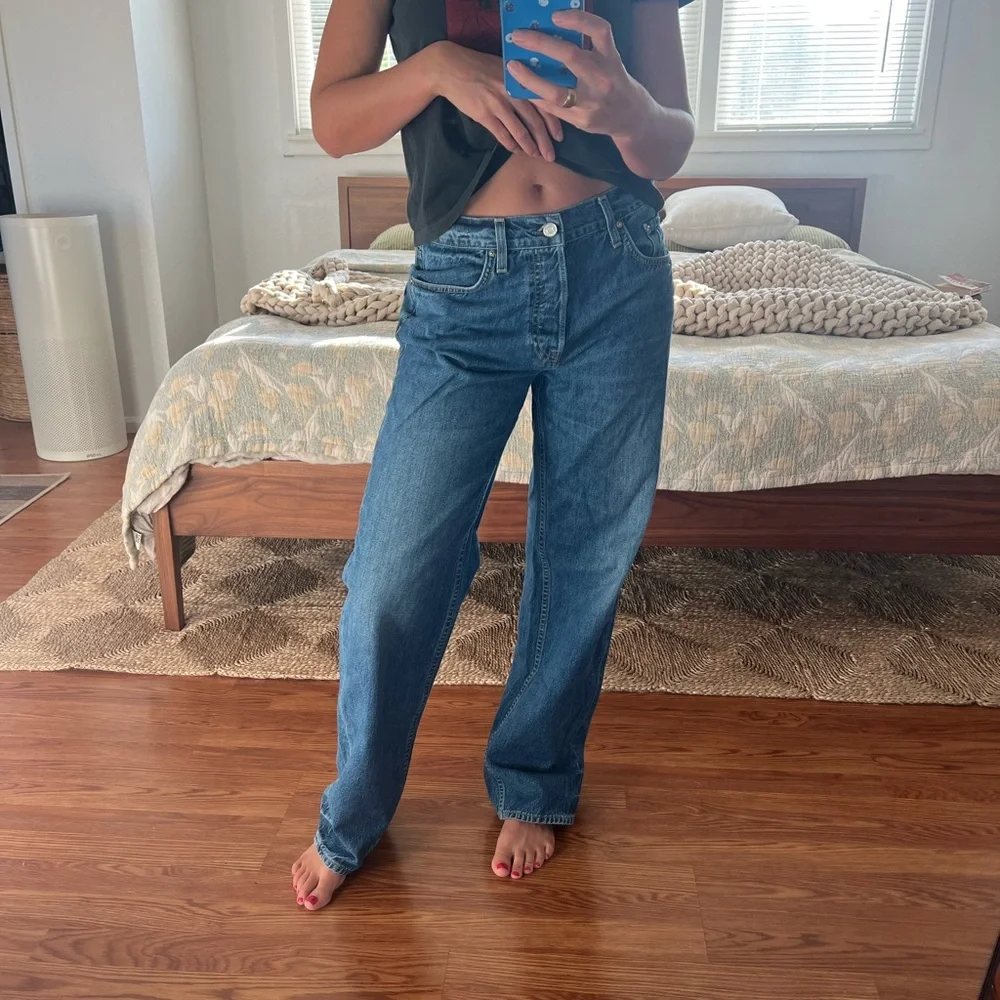 GRLFRND Bella Low Rise Jeans - Picture 2 of 2